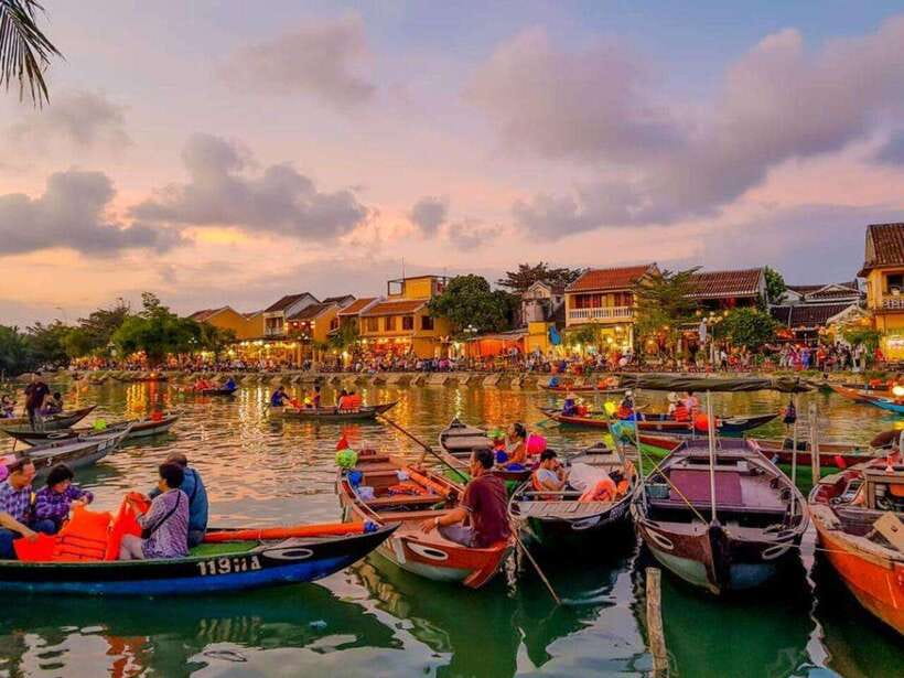 From Hoi An/Da Nang: Hoi An City Tour & Lanterns Release - Hoi An Folk Culture Museum and Traditional Arts House