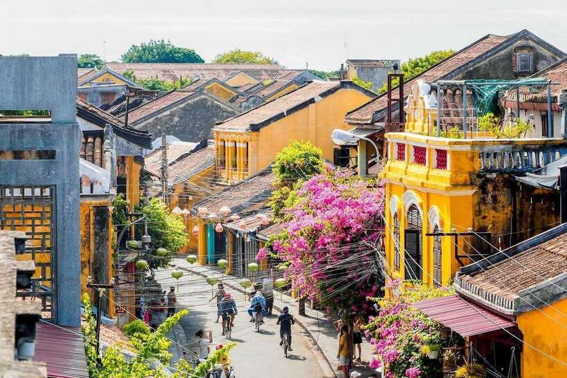 From Hoi An/Da Nang: Hoi An City Tour & Lanterns Release - The Japanese Bridge: 400-Year-Old Connections You Can See