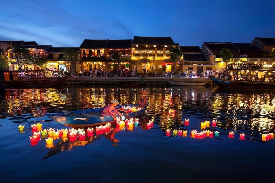 From Hoi An/ Da Nang: Hoi An City Tour & Release Lanterns - The river lantern release, the part everyone hopes for