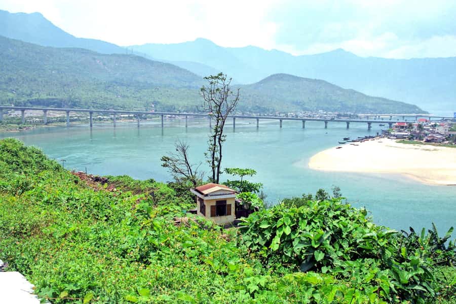 From Hue: Hoi An Guided Bus Tour with 4 Scenic Stops - Marble Mountains: Limestone Caves, Temples, and the Lady Buddha at Linh Ung Pagoda