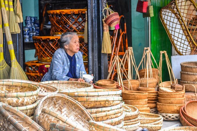 Full-Day Vietnamese Cuisine Cooking Experience with Hoi An Market Tour - Lunch in grandma’s garden: eat what you make
