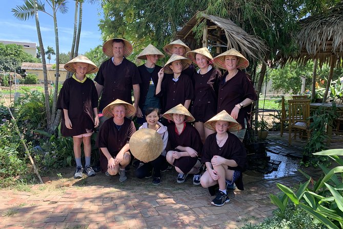 Full Experience Tour: Cooking Class & Basket Boat at Eco-Village - Lunch At Tra Que Water Wheel Restaurant: Eat Like You Belong