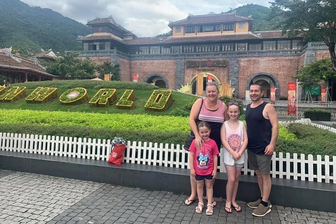 GOLDEN BRIDGE & BA NA HILLS & MARBLE MOUNTAIN-Private Guided Tour - Lunch and bottled water: the value of not hunting food