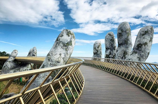 Golden Hand Bridge Afternoon and Evening Tour - Dinner Buffet: A Real Convenience at the Peak Zone