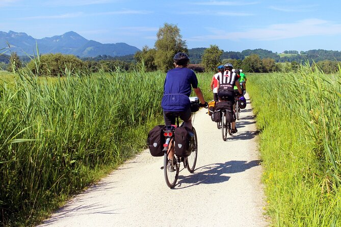Half-day Hoi An Countryside Bike Tour and Basket Boat with Lunch - Morning setup: meeting points, bike fitting, and a real start at 8:00