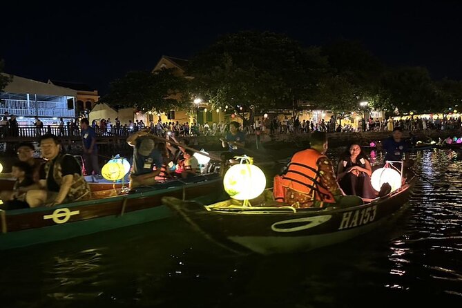 Hoai River Boat Trip by Night with Release Lantern - Time Your Arrival, Beat the Line (19:00 to 20:00 Reality)