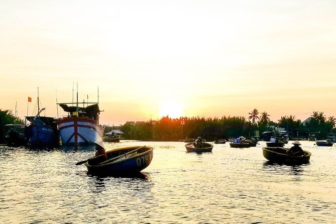Hoi An Ancient Town and Coconut Village Private Tour - Tan Ky Old House and Guangdong temple: details you can actually see