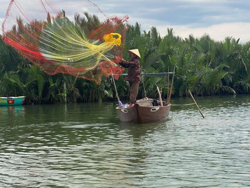 Hoi An Ancient Town & Coconut Village Basket Boat Tour - Dinner in Hoi An: What You’ll Actually Like About the Local Restaurant Stop