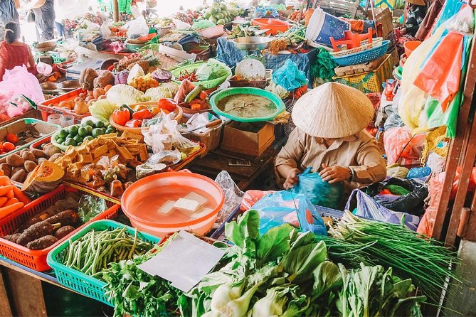 Hoi An Ancient Town Tour: Japanese Covered Bridge & Old House from Hoi An - Hoi An Market first: local food you can actually see