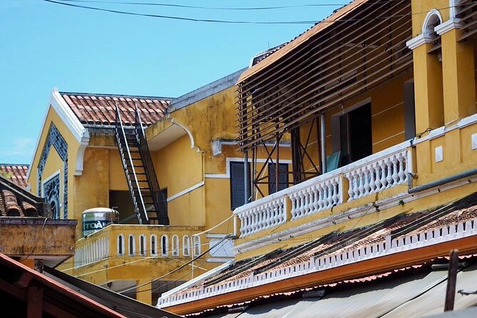 Hoi An Ancient Town Walking Tour with a Local - Hoi An Traditional Art Performance Theatre: not just watching, but understanding