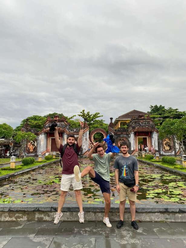 Hoi An Ancient Town - Walking Tour with Local Guide - Fujian and Cantonese Assembly Hall: Where Community Shows in Architecture