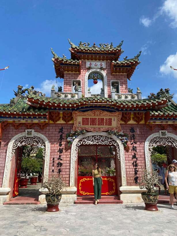 Hoi An Ancient Town - Walking Tour with Local Guide - Traditional Art Performance House: Culture You Can Understand