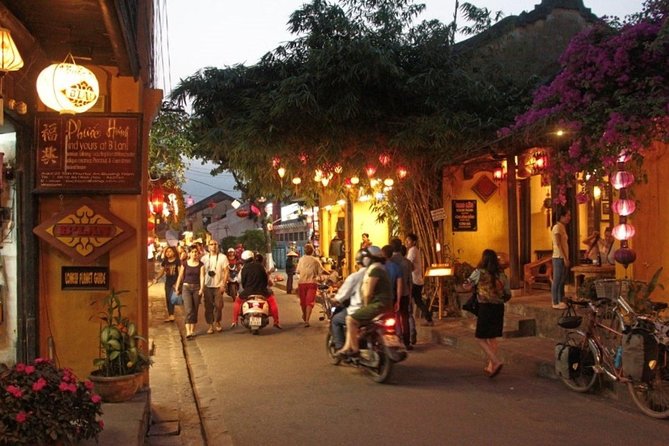 Hoi An at Sunset: Authentic Local Street Food Tour - Cao lau noodles with pork, plus sesame-peanut hot milk