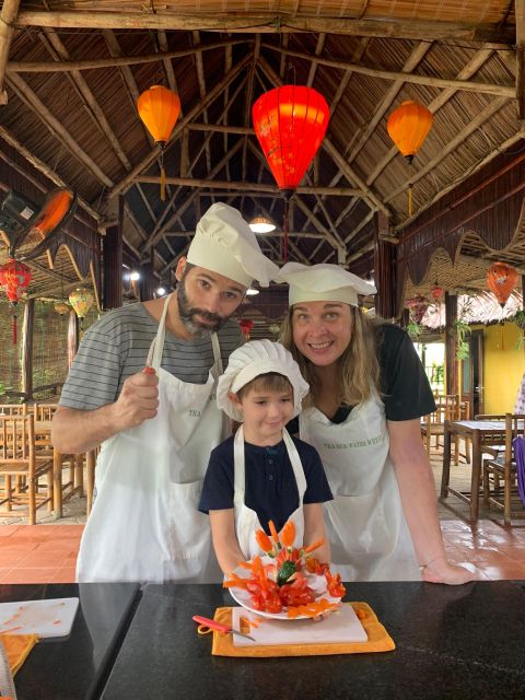 Hoi An: Authentic Cooking class in organic Herb Village - From Your Hotel to the Market, Then Into Local Shopping Life