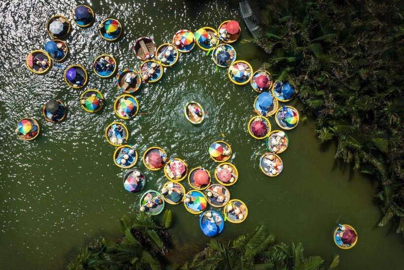 Hoi An: Basket Boat and fishing Crabs Tour - Bamboo basket boat riding, plus the net skills you actually want