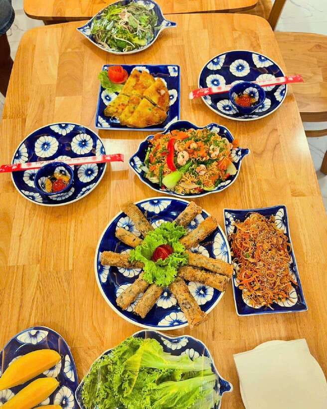 Hoi An: Basket Boat Ride, Cooking Class by Hangcoconut - The boat performance element, and why it still works