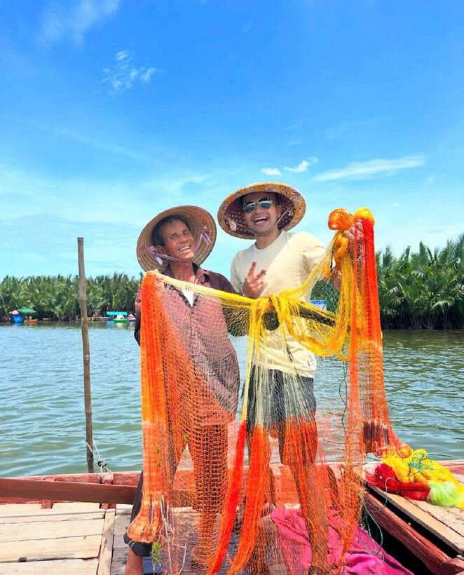 Hoi An: Basket Boat Ride in the BẢY MẪU Coconut Forest - Rowing the Basket Boat: Simple Technique, Big Fun