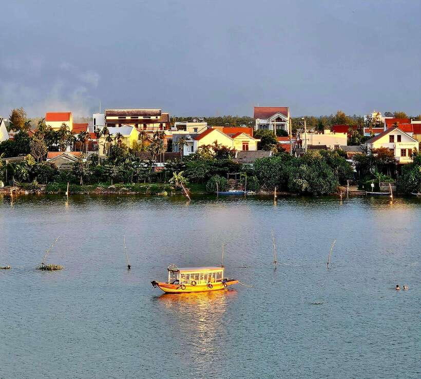 Hoi An: Basket Boat Tour by River Boat and Lantern Release - Who should book this basket boat and lantern release?