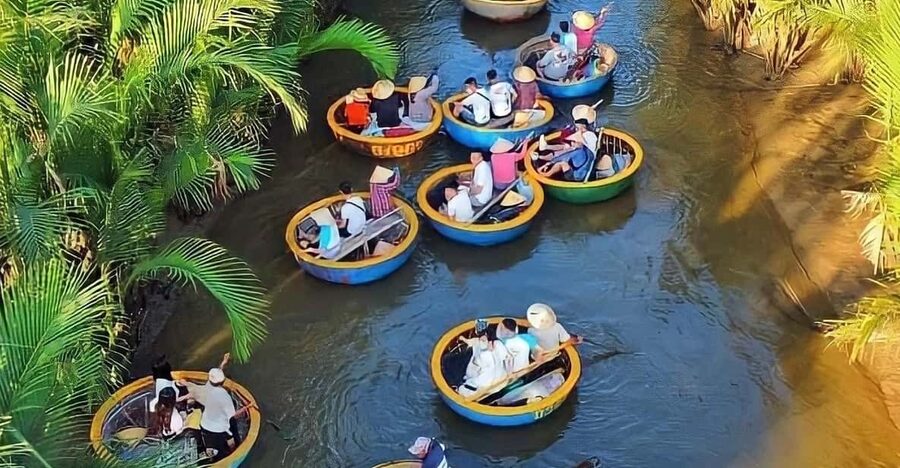 Hoi An: Basket Boat Tour by River Boat and Lantern Release - Practical tips so your evening stays smooth