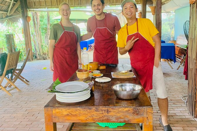 Hoi An bicycle tour to beautiful countryside - Watching local methods: rice fields, animals, and craft stops