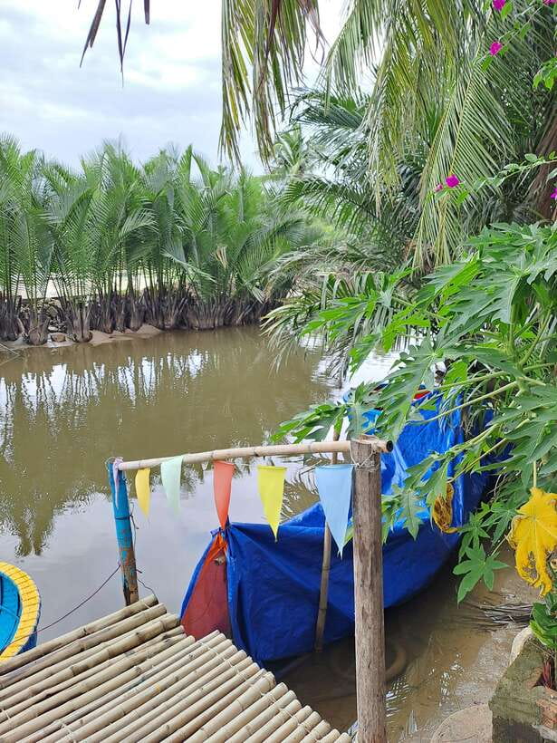 Hoi An City tour -Basket boat ride in the Coconut forest - Crab Fishing and Net Casting with Local Fishermen