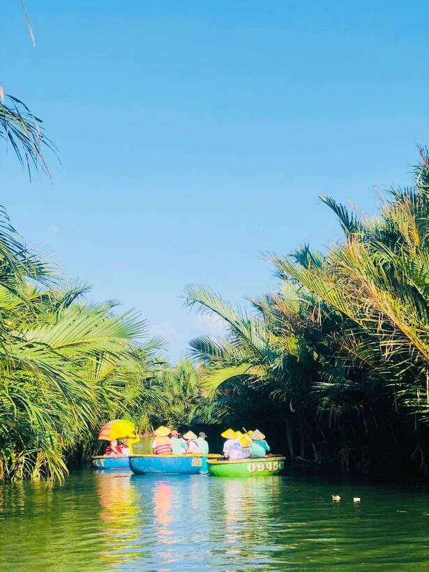 Hoi An: Coconut Basket Boat Rides with Two-way Transfers - Crab-catching and the fun part of dropping the net