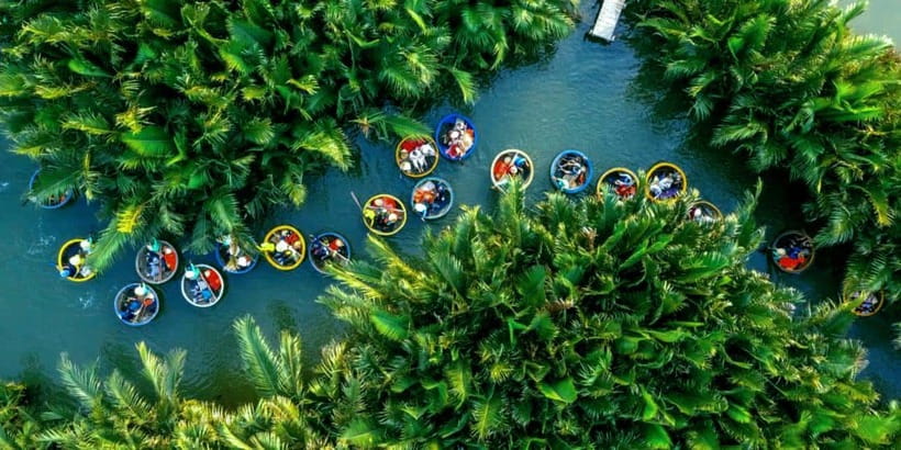 Hoi an : Coconut Boat & Hoi an Acient Town (Optional) - The lantern release on the water, and why it hits