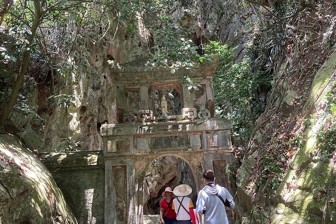 Hoi an Coconut Boat & Hoian ancient Town Tour From Danang orHoian - Booking timing and what to expect from viola halong travel