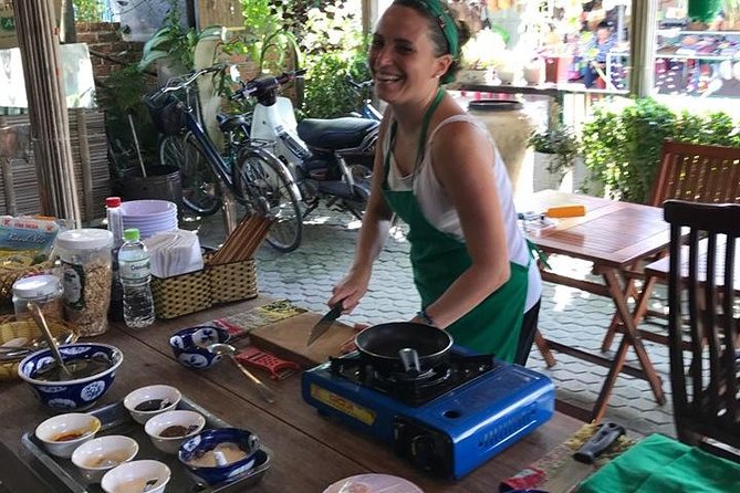 Hoi An Cooking Class And River Cruise - Hoi An Cooking Class Meets a Real Local Market