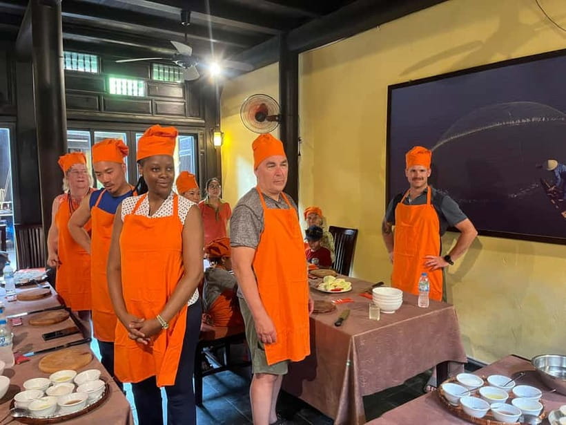 Hoi An: Cooking Class with Exploring Hoi An Market - Choosing ingredients: how to shop without getting overwhelmed