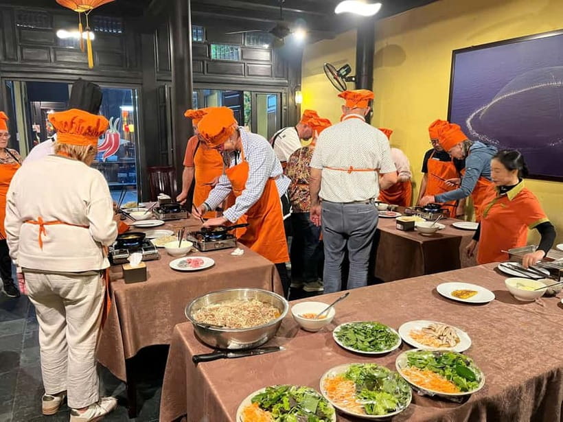 Hoi An: Cooking Class with Exploring Hoi An Market - The meal you make: green tea, then lunch or dinner