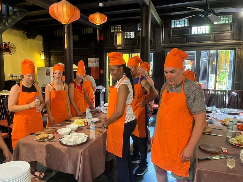 Hoi An: Cooking Class with Exploring Hoi An Market - Hoi An Market stop: 45 minutes of sights, smells, and buying food