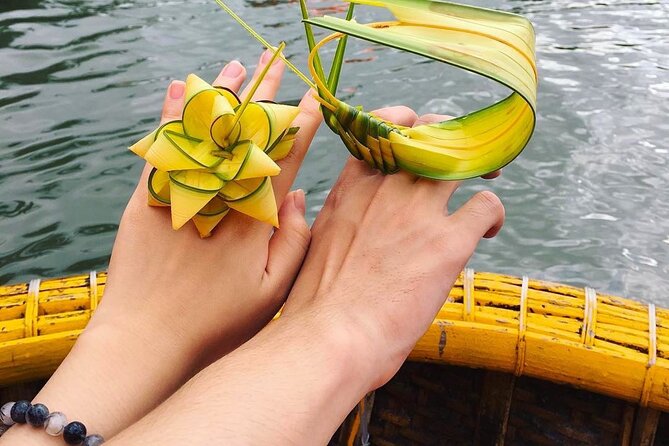 Hoi An: Cooking Class with Market, Lantern Making, Basket Boat - The cooking lesson: what you cook, how it’s taught, and what’s included