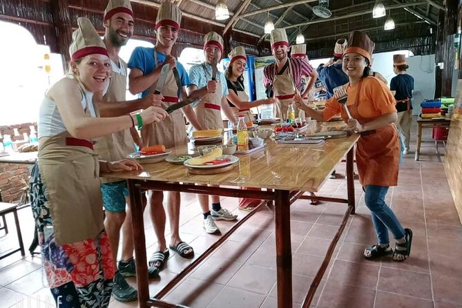 Hoi An Cooking Class with Market Visit - Dishes you might make, including banh xeo