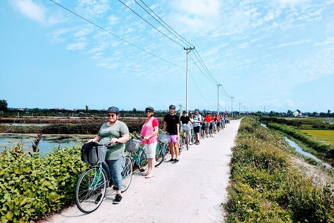 Hoi An Countryside Biking Tour(Vegetable village -basket boat - fishing village) - Guide Quality: The Difference Between a Ride and a Story