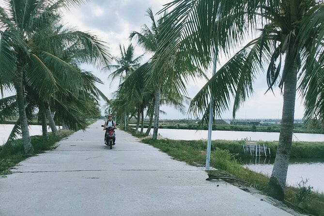 Hoi An Countryside Discovery Tour By Motorbike - Local food - Guides matter: Tai and Cường come up again and again