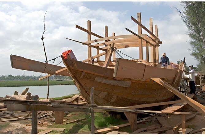 Hoi An Countryside Tour:CamKim Island, Craft Villages&Basket Boat - What makes the guide-led style work here