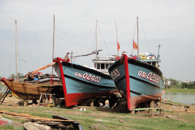 Hoi An Craft Villages And Lantern Making Tour - A half-day Thu Bon cruise with real craft villages