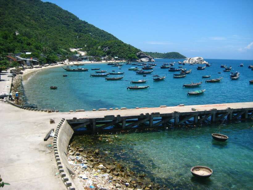 Hoi An/ Da Nang: Cham Island Discovery Tour - Huong Beach Snorkeling and Swimming Over Coral Reefs