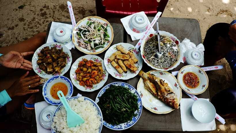 Hoi An/ Da Nang: Cham Island Discovery Tour - Ong Beach Lunch, Changing Rooms, and Beating the Heat