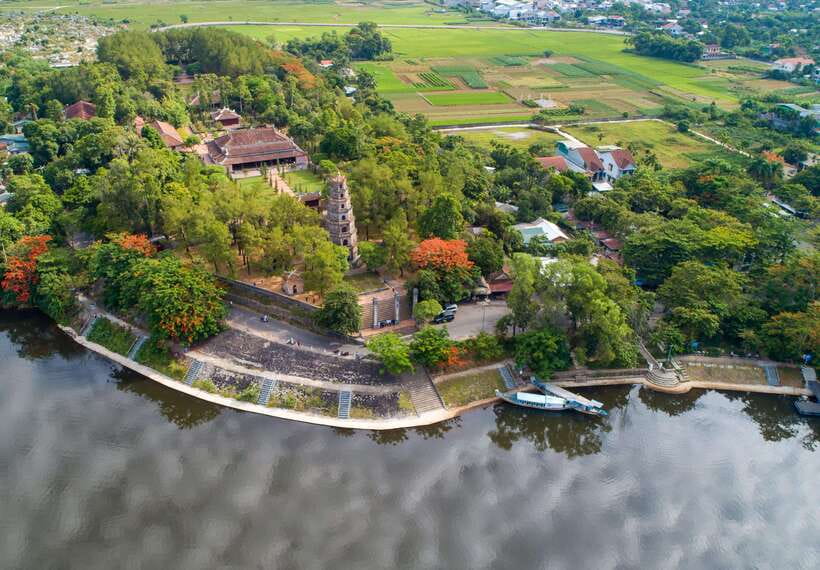 Hoi An/Da Nang: Hue Imperial City by Bus or Train Experience - The day’s rhythm: Lang Co stop to last citadel gate