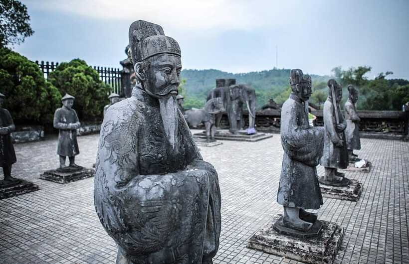 Hoi An/Da Nang: Hue Imperial City by Bus or Train Experience - Should you book this Hue tour by bus or train?