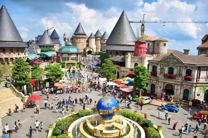 Hoi An/Da Nang: Private Car to BaNa Hills - Golden Bridge - Lava Train and SunWorld: From Helios Waterfall to Fantasy Park