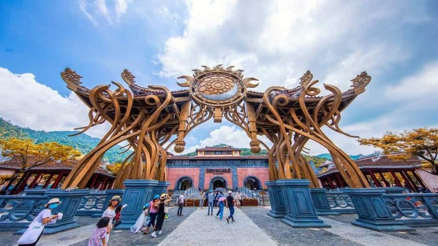 Hoi An/DaNang: Private Car Marble Mountain & Golden Bridge - Bà Nà Hills by cable car, including Dream Stream