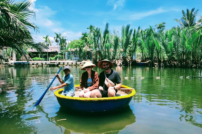 Hoi An Eco-Biking Tour - English-speaking guide and small-group comfort
