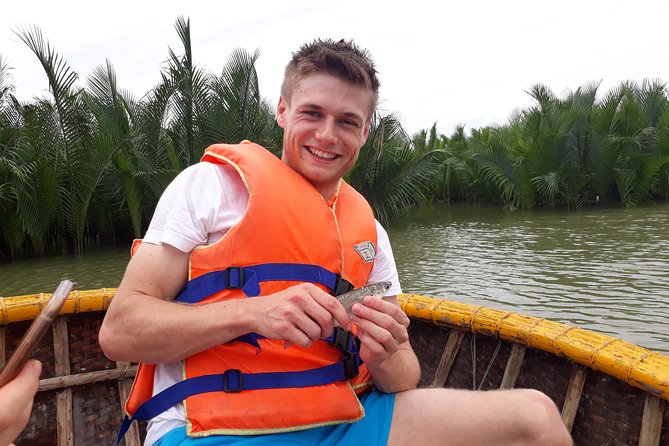 Hoi An Eco Tour Cooking Class & Fishing (Local market,basket boat,learn cooking) - Market morning: building your ingredient bag in Hoi An