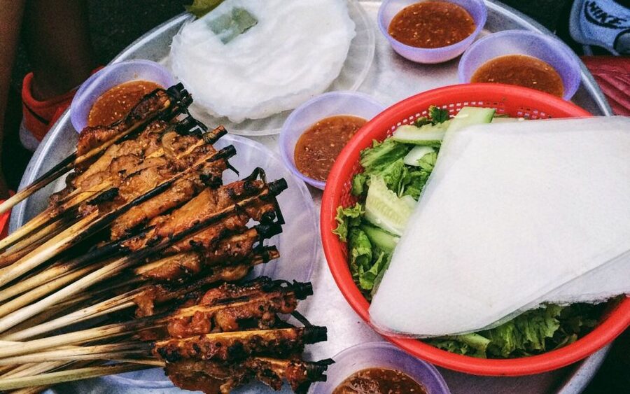 Hoi An: Evening Food Culture Tour by Vespa - Vegan and vegetarian options: what you should do before the tour