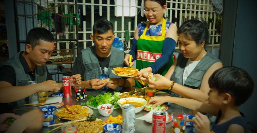 Hoi An: Evening Food Culture Tour by Vespa - The 18:00 to 21:00 flow, with stops that feel like dinner on the move