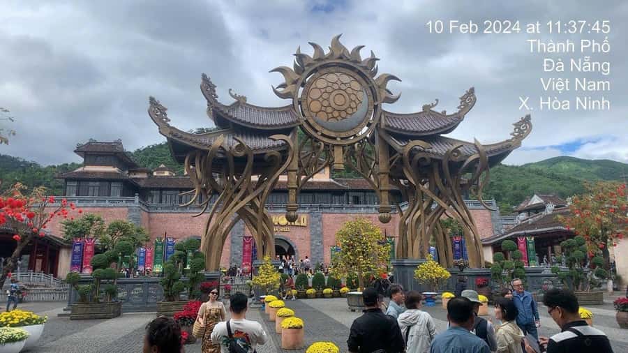 Hoi An: Golden Bridge, Marble Mt, & Lady Buddha Private Trip - Marble Mountains, stone dragons, and the reality of stairs