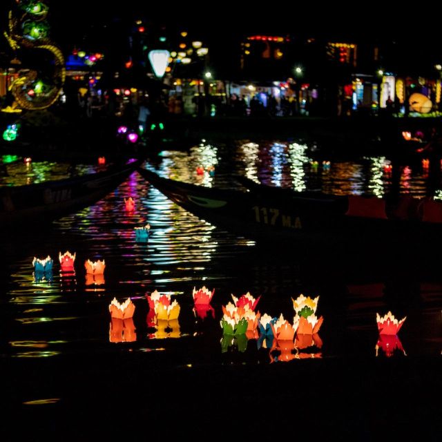 Hoi An : Hoai River Boat Trip by Night and Floating Lantern - The Walk to the Thu Bon River, With a Quick Photo Window